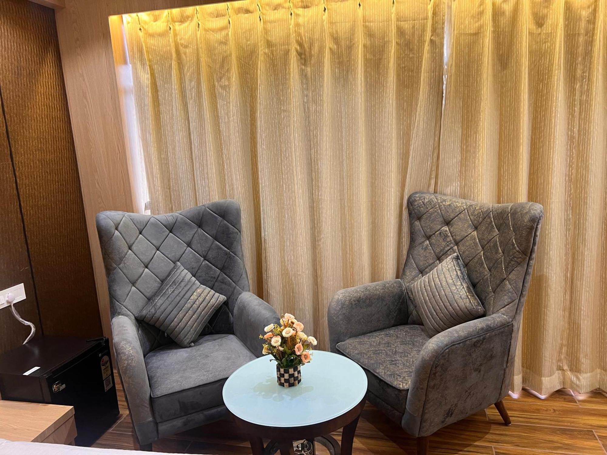 Hotel Jk Palace Allāhābād Junction Dış mekan fotoğraf